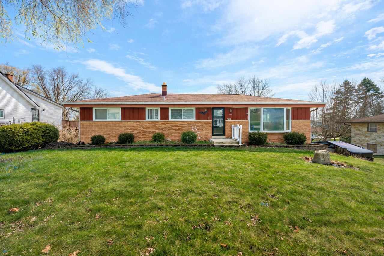 1100 Alfred St, Brookfield, WI 53005