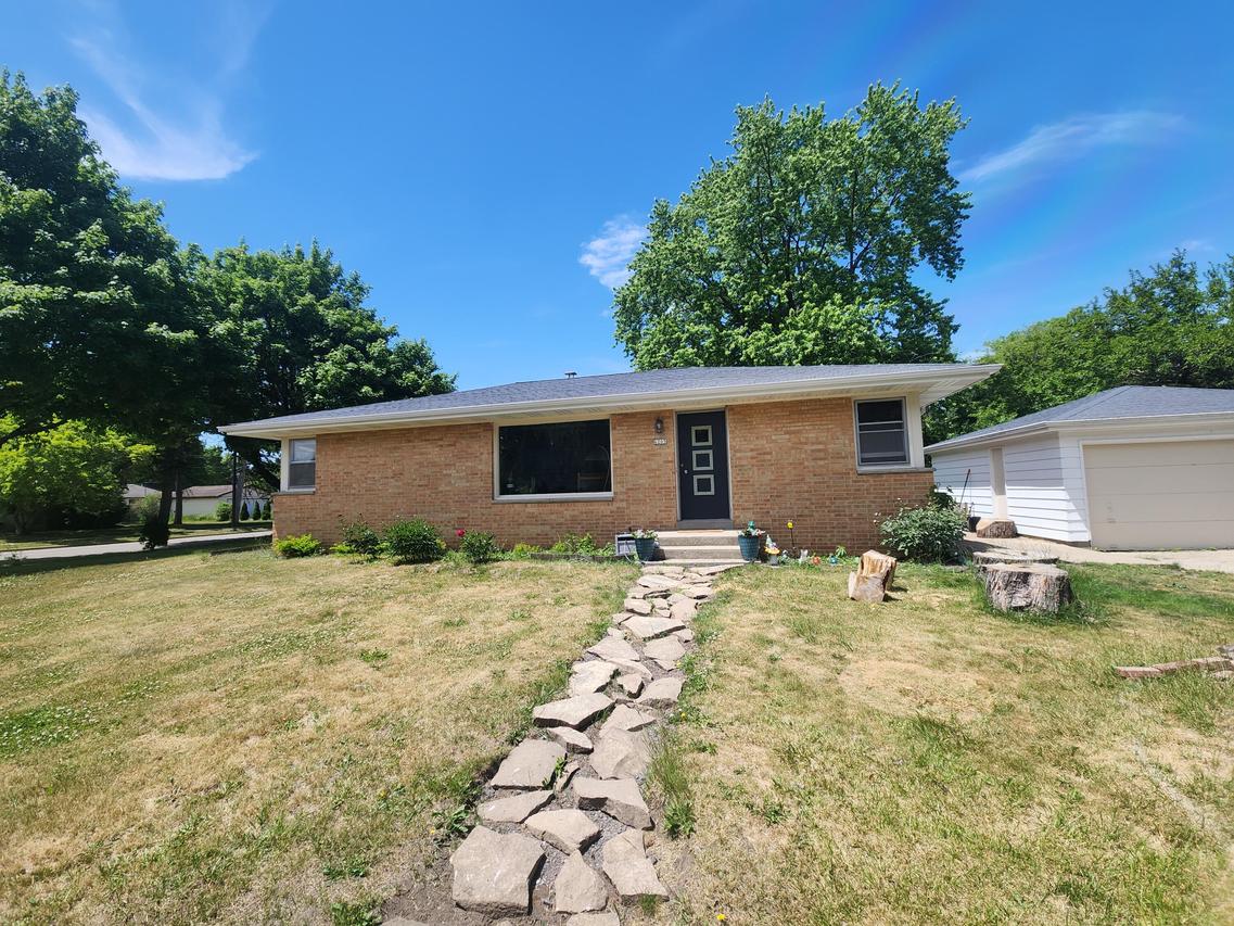 6205 N Garden Grove, Glendale, WI 53209