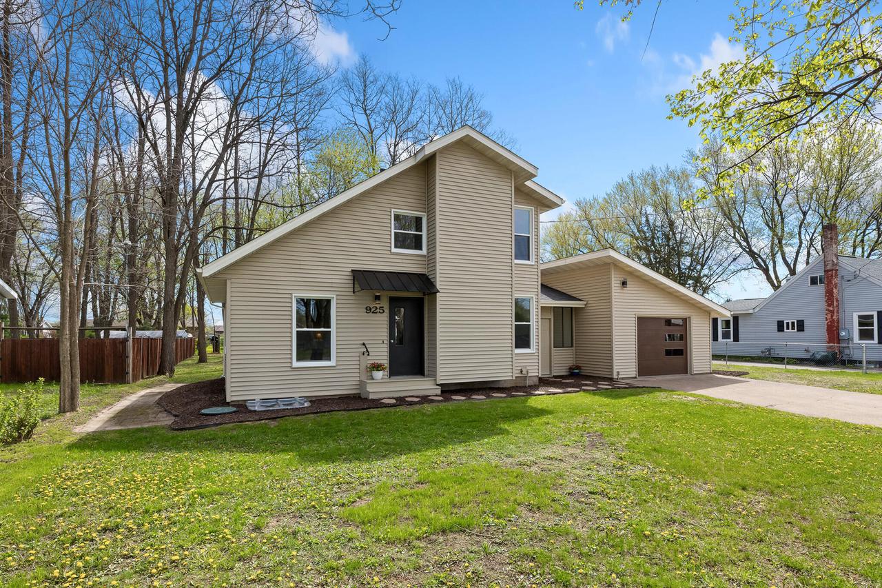 925 Mill St, Sparta, WI 54656