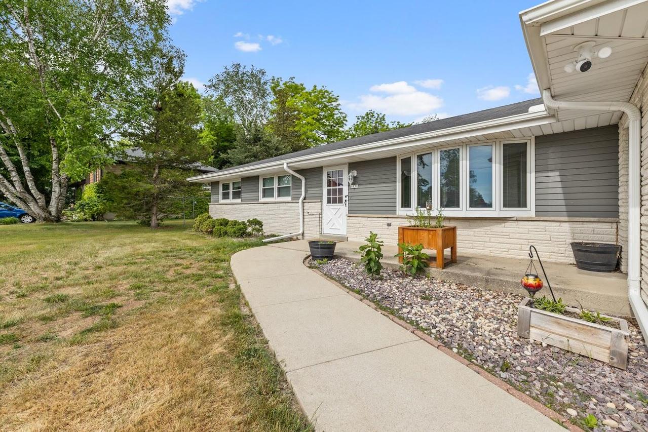 6559 N Sandy Acre Rd, Trenton, WI 53090