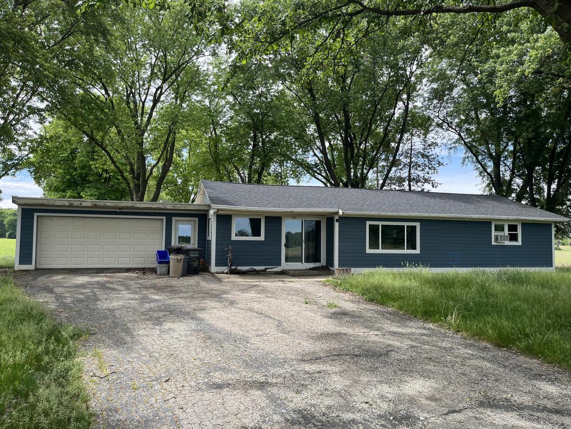 39509 Golden Lake Park, Summit, WI 53066