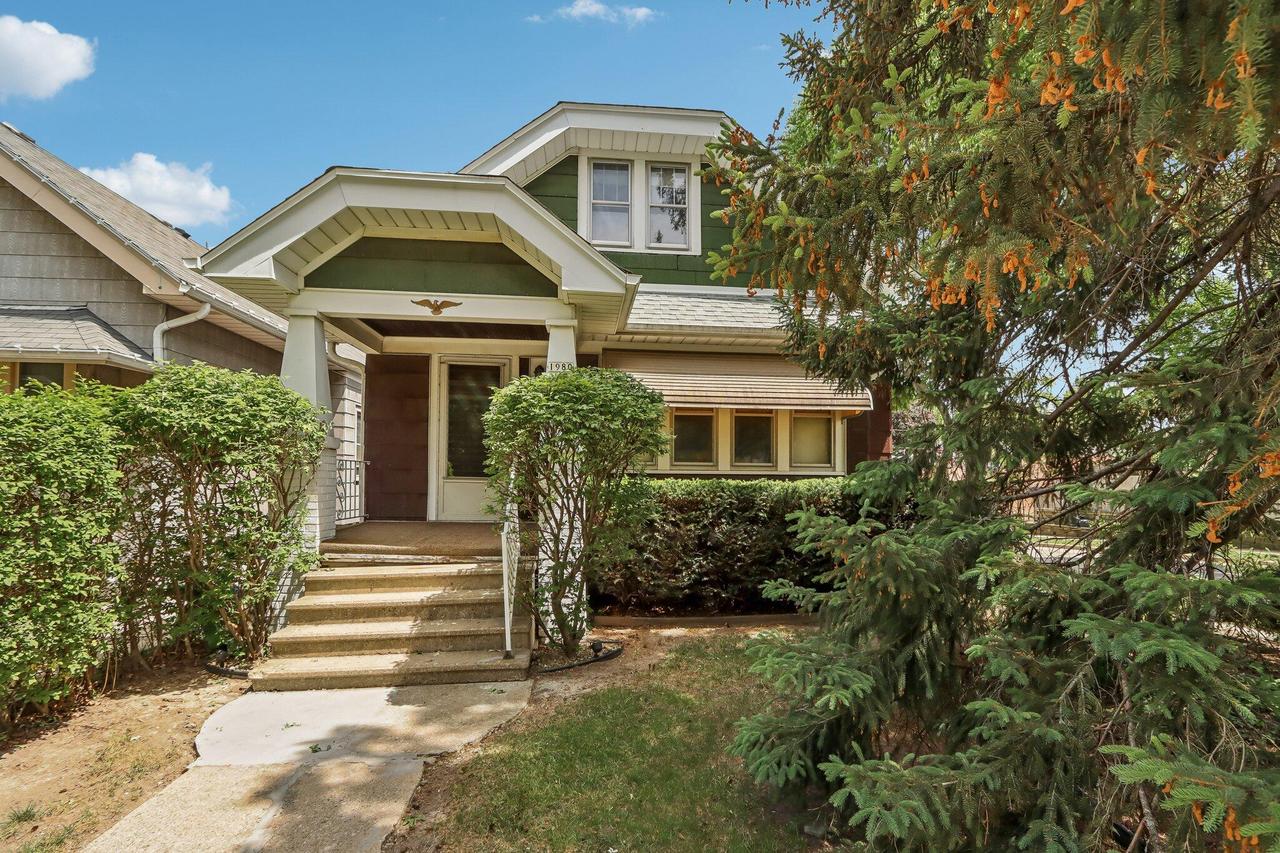 1980 S 73rd St, West Allis, WI 53219