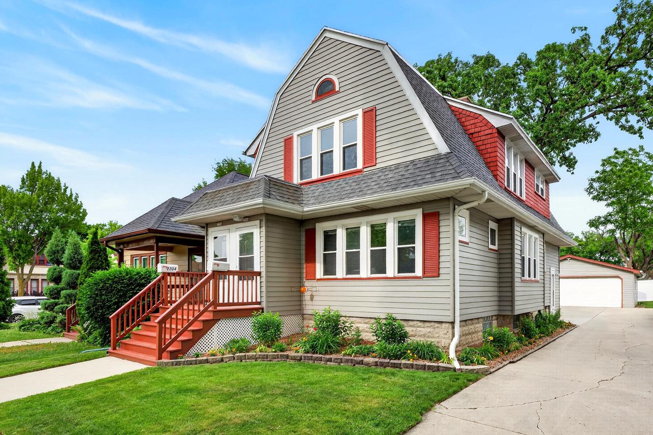 2204 S 67th Pl #2206, West Allis, WI 53219