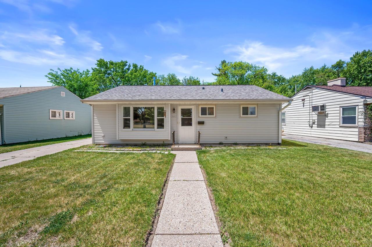 5451 N 72nd St, Milwaukee, WI 53218