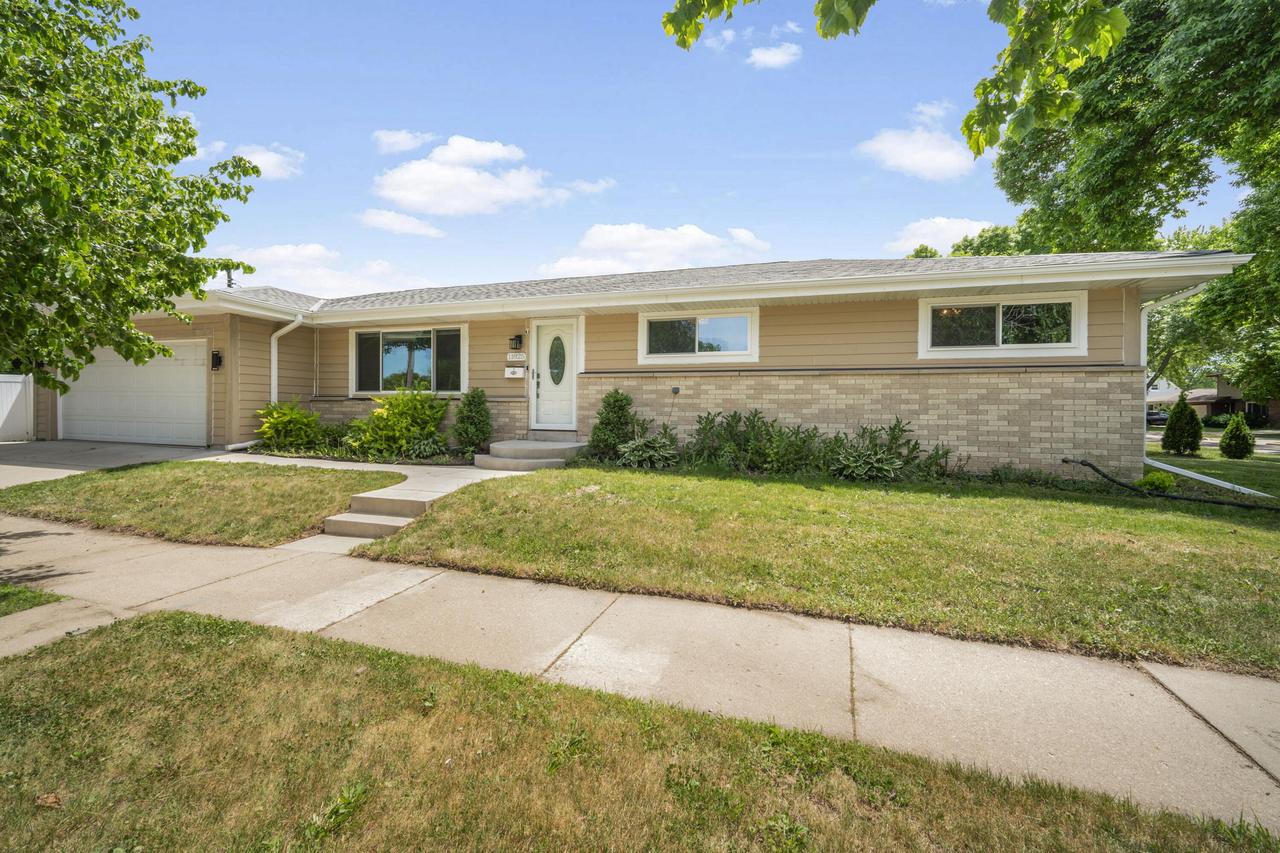 11825 W Washington St, West Allis, WI 53214