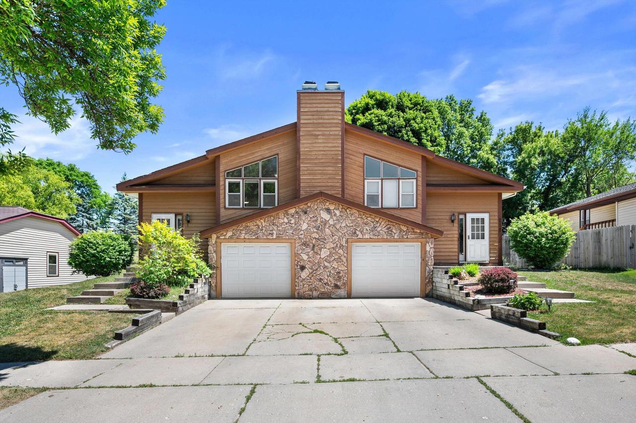 213 S Grandview Blvd #215, Waukesha, WI 53188