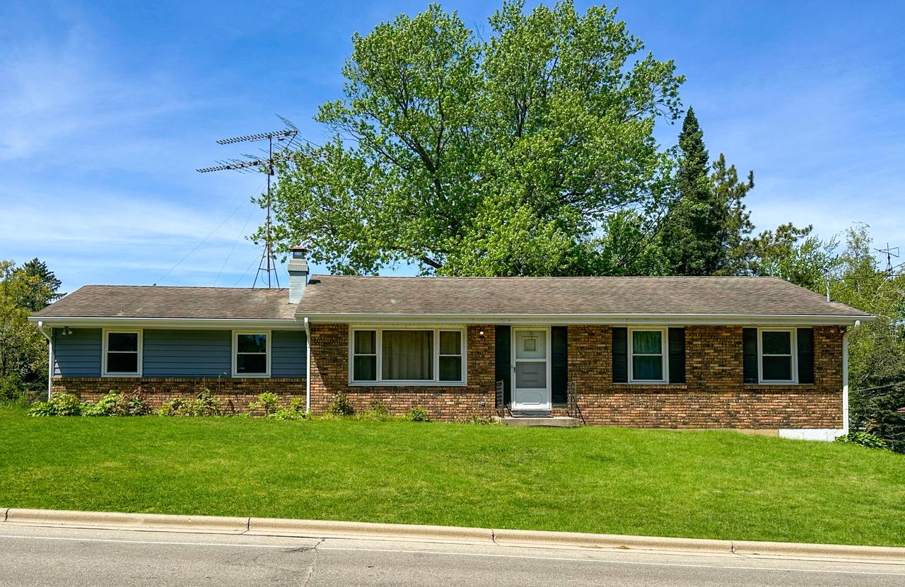 544 Sunset Vale -, Twin Lakes, WI 53181