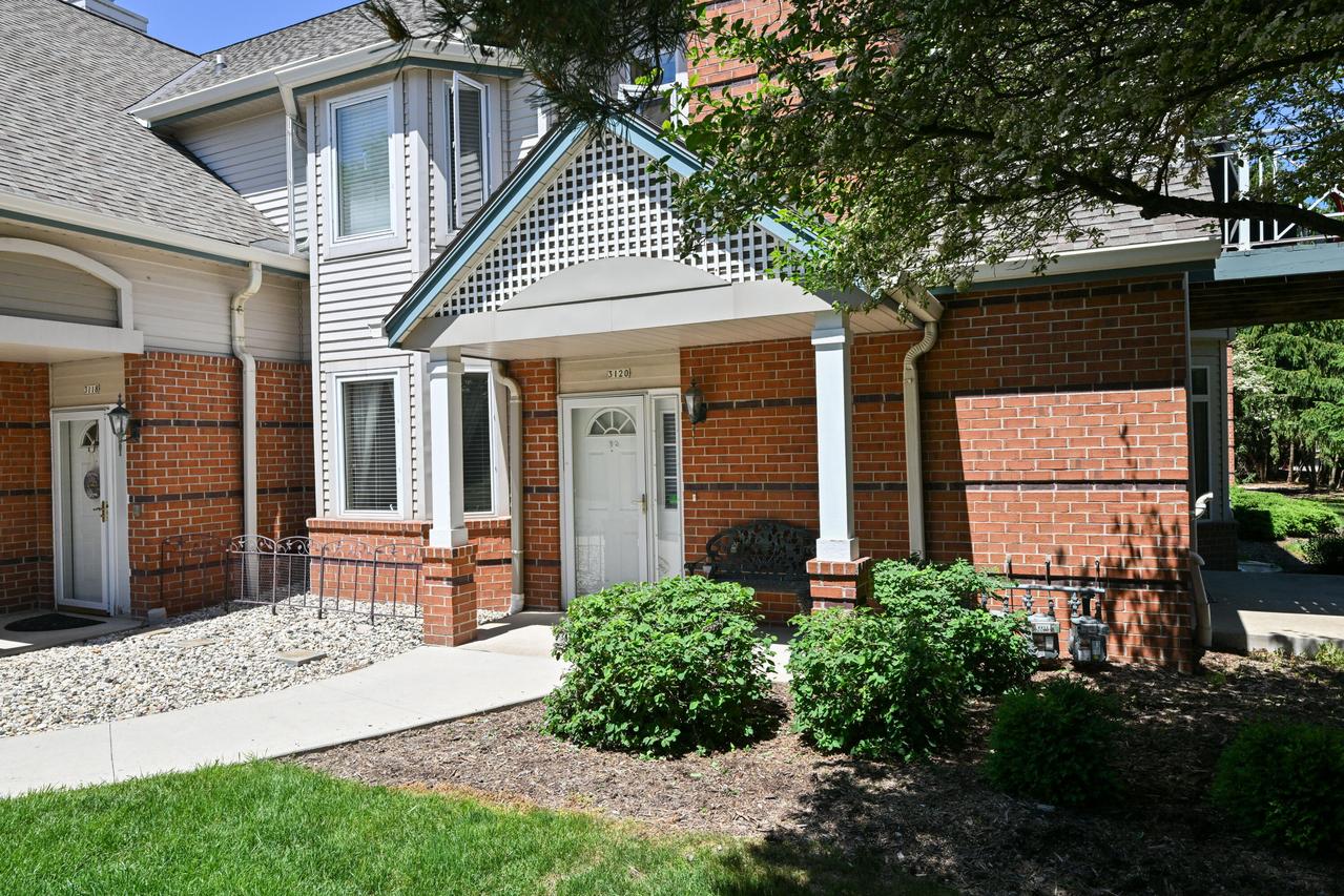 3120 S Toldt Pkwy, West Allis, WI 53227