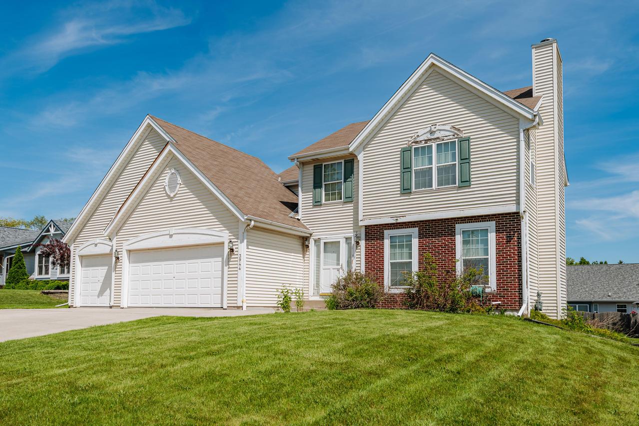 3944 W Valley View, Franklin, WI 53132