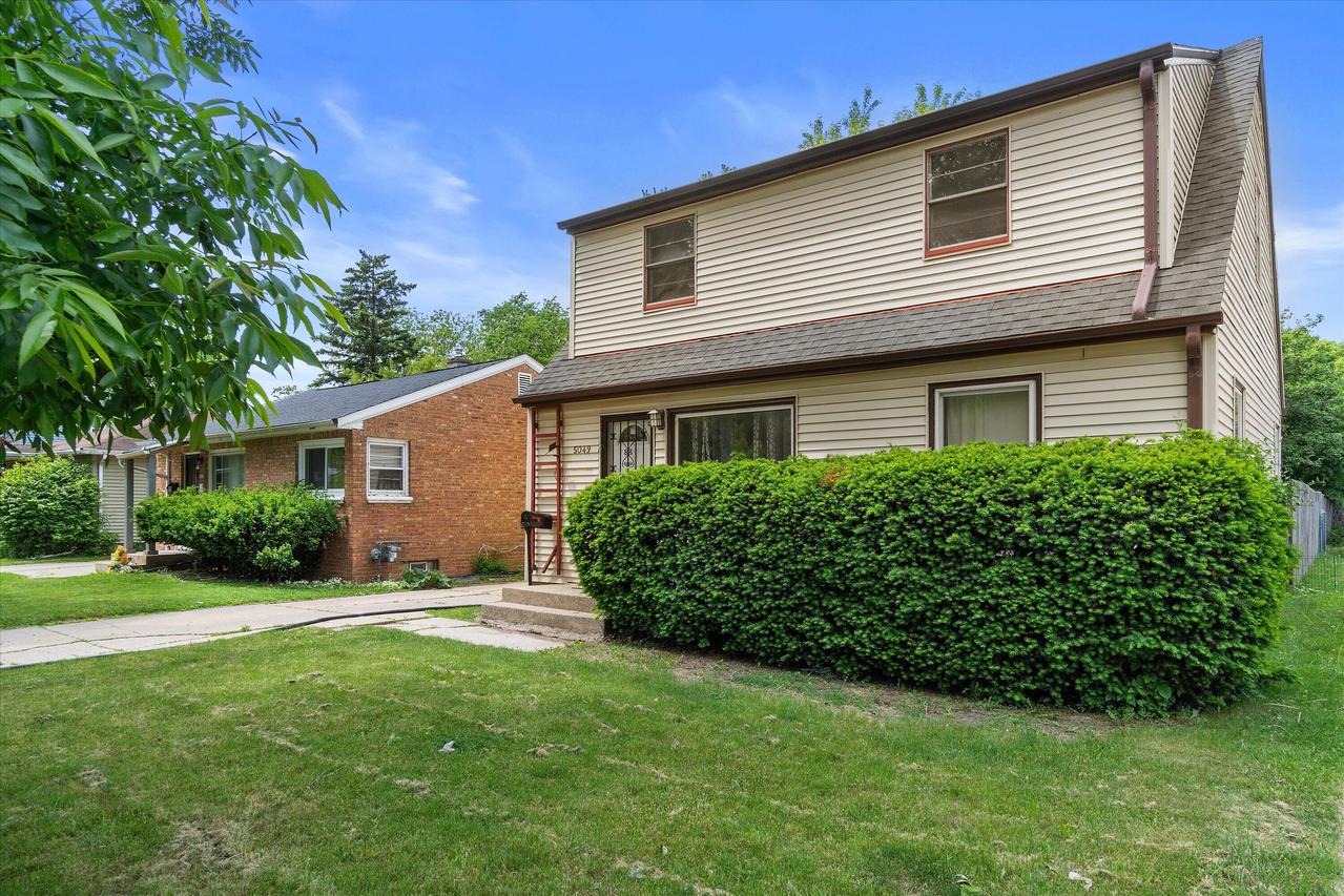 5049 N 55th St, Milwaukee, WI 53218