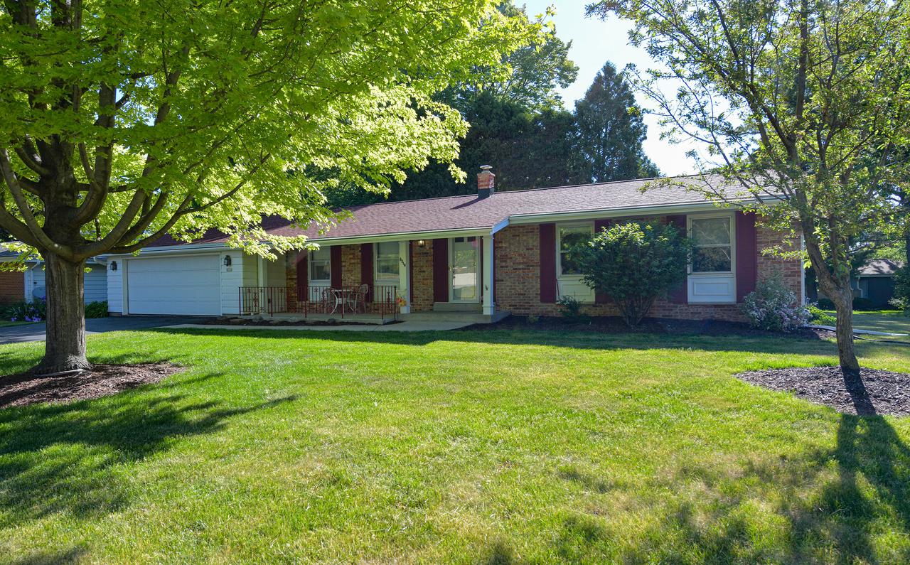8316 N Edge O Woods Dr, Brown Deer, WI 53223