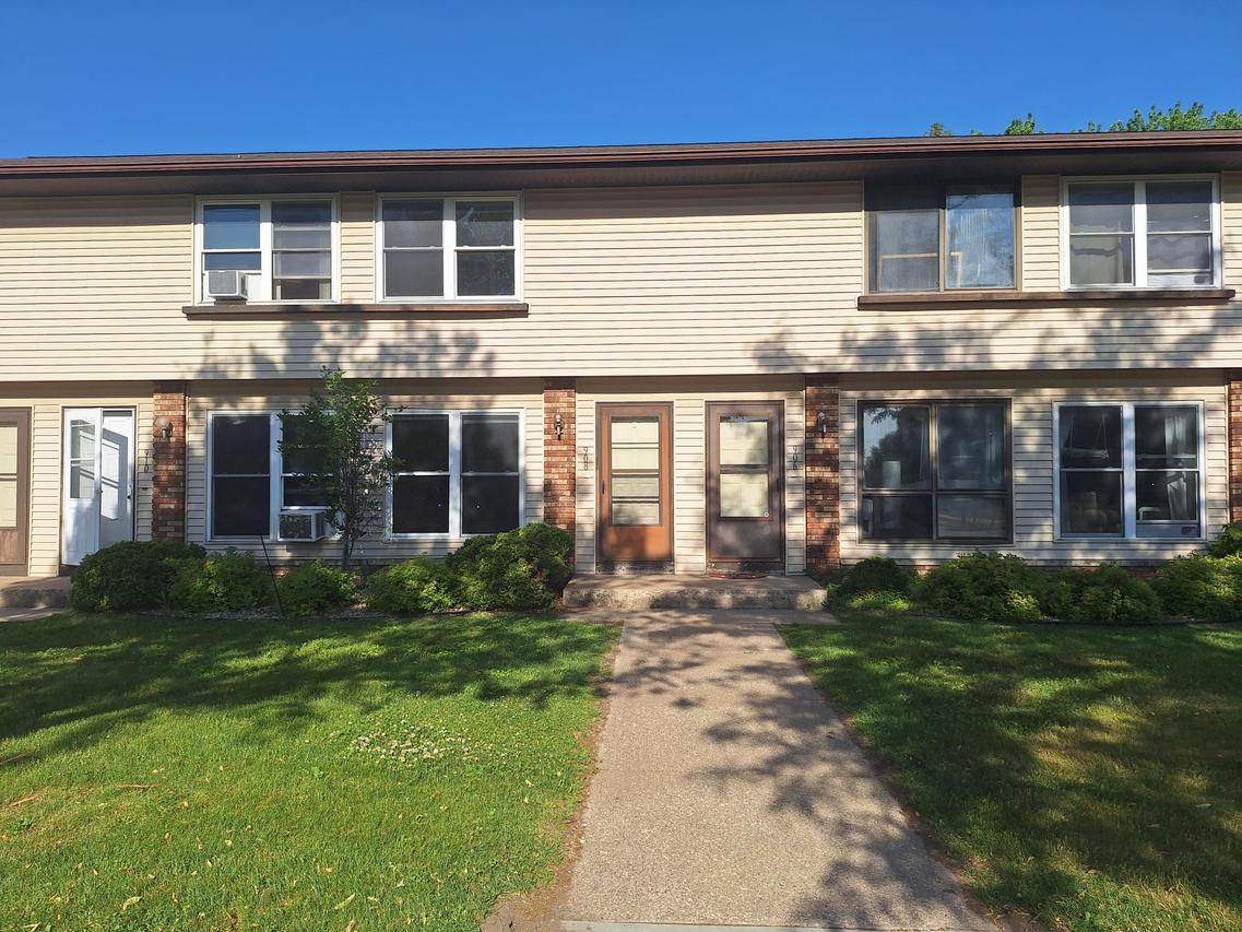 908 12th Ave, Onalaska, WI 54650