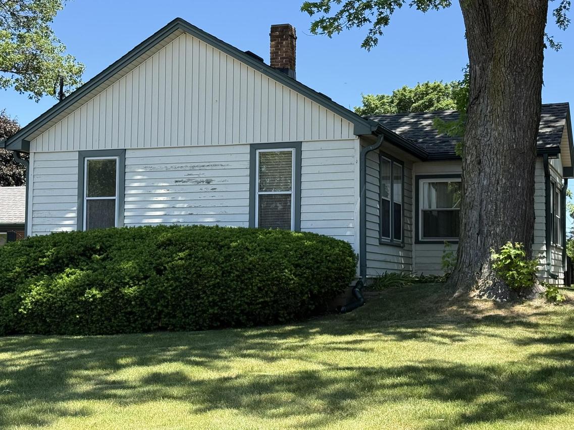 1001 S Green Bay Rd, Mount Pleasant, WI 53406