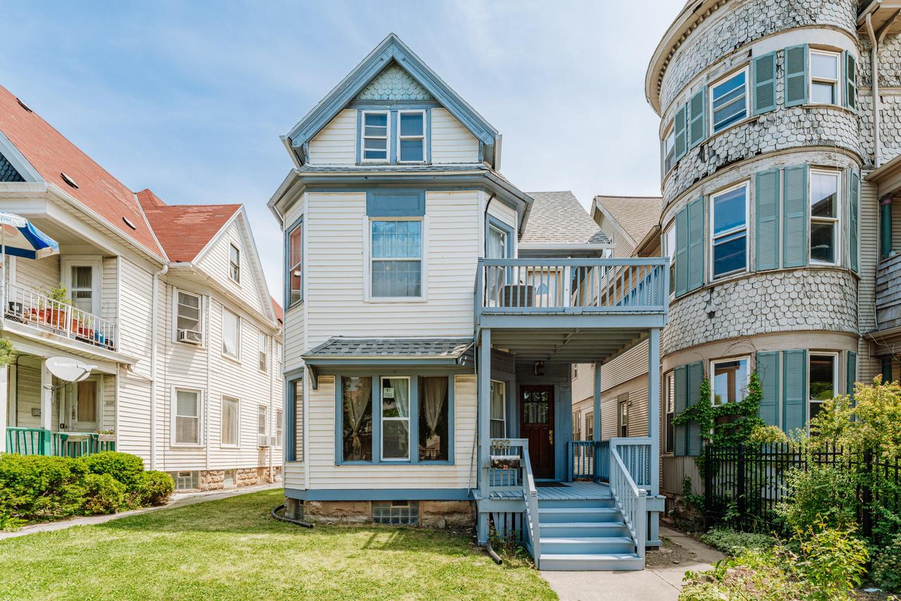 932 S Layton Blvd, Milwaukee, WI 53215