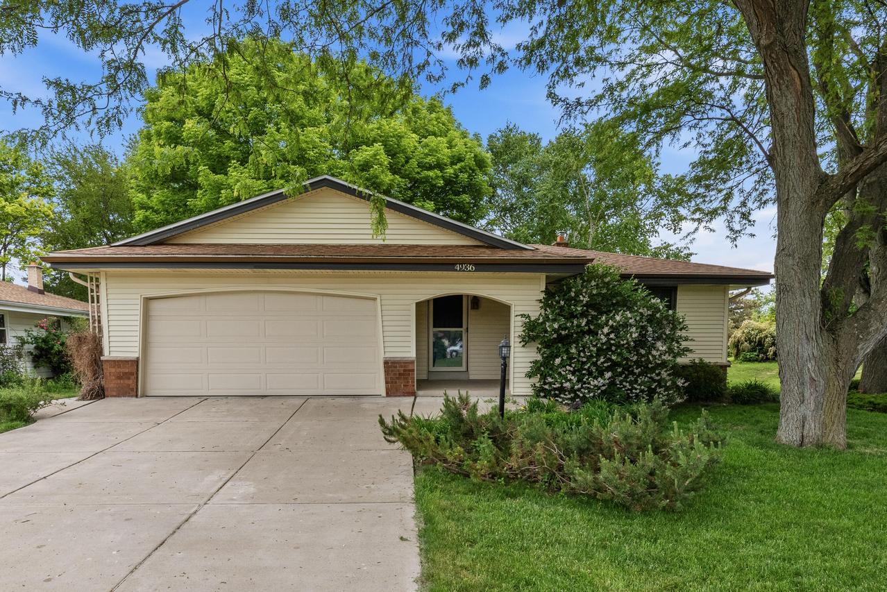 4936 S 65th St, Greenfield, WI 53220