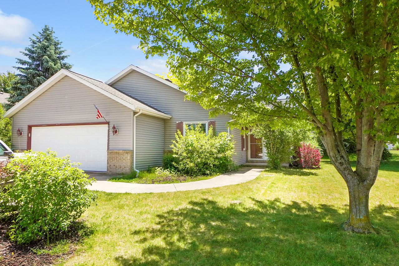 N171W20651 Valley Dr, Jackson, WI 53037
