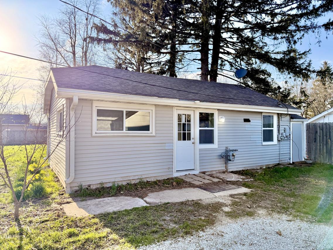 W1038 Geranium Rd, Bloomfield, WI 53128