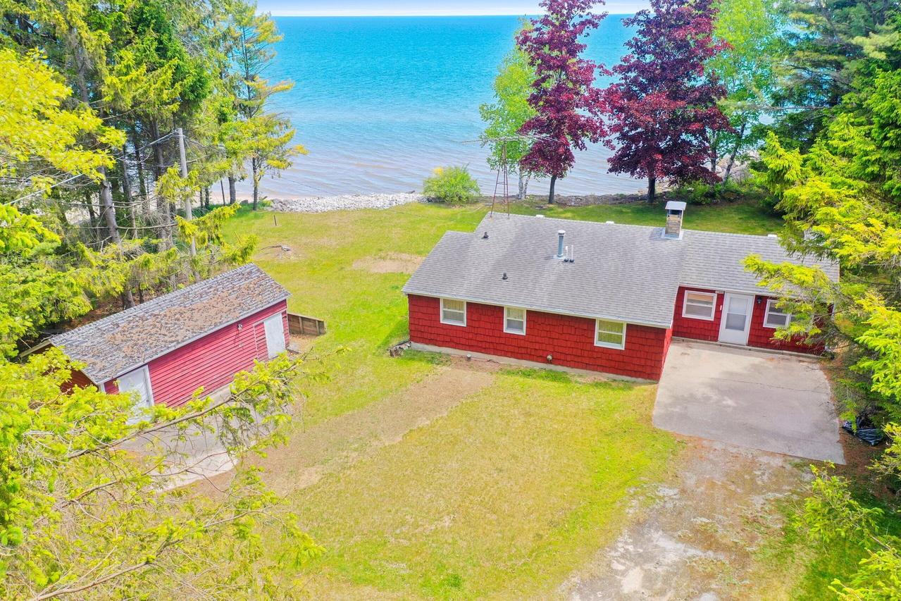 11009 Lake Dr, Two Rivers, WI 54241