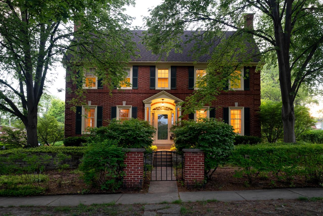 1547 S Upper Pkwy, Wauwatosa, WI 53213