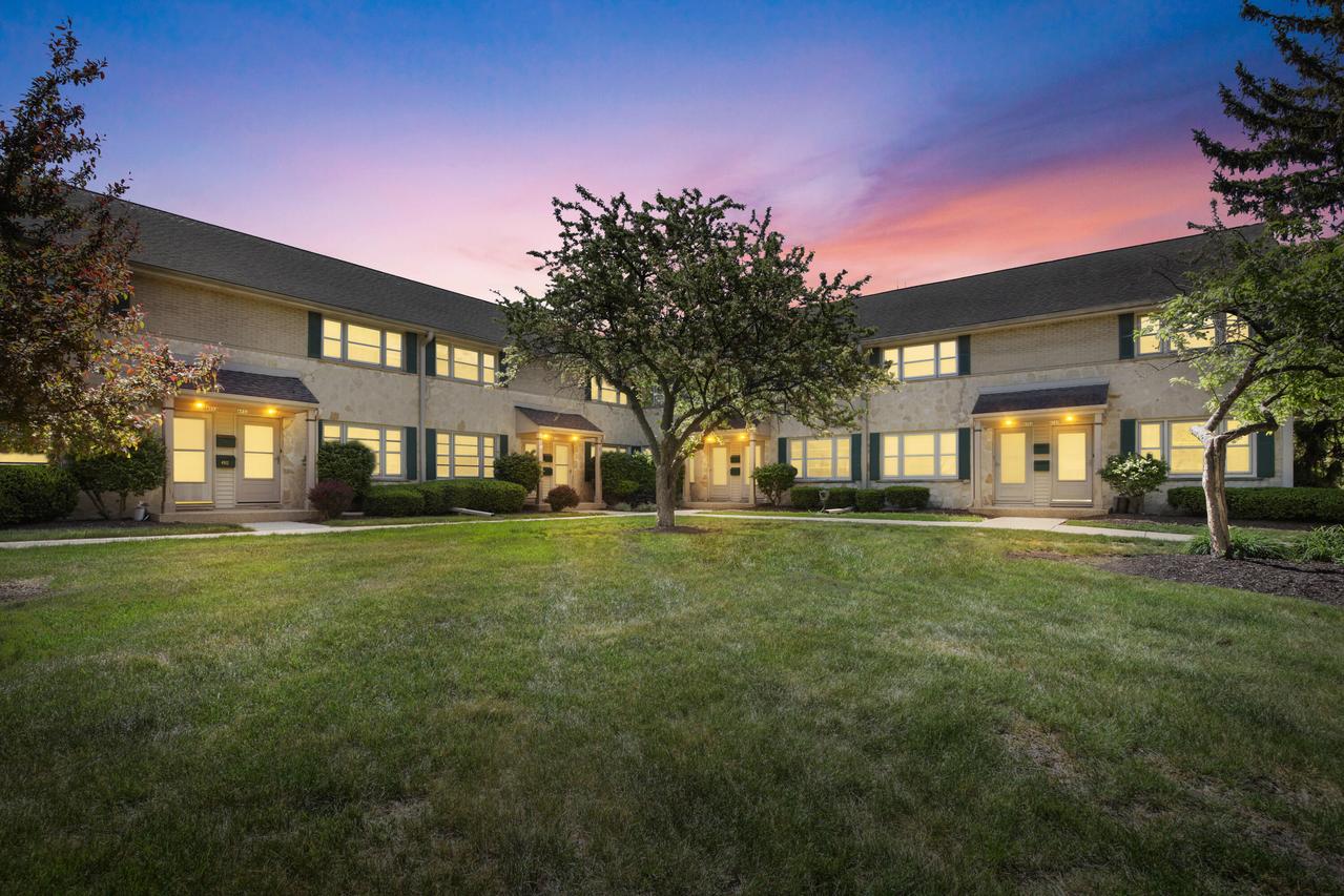 4910 N Shoreland Ave, Whitefish Bay, WI 53217