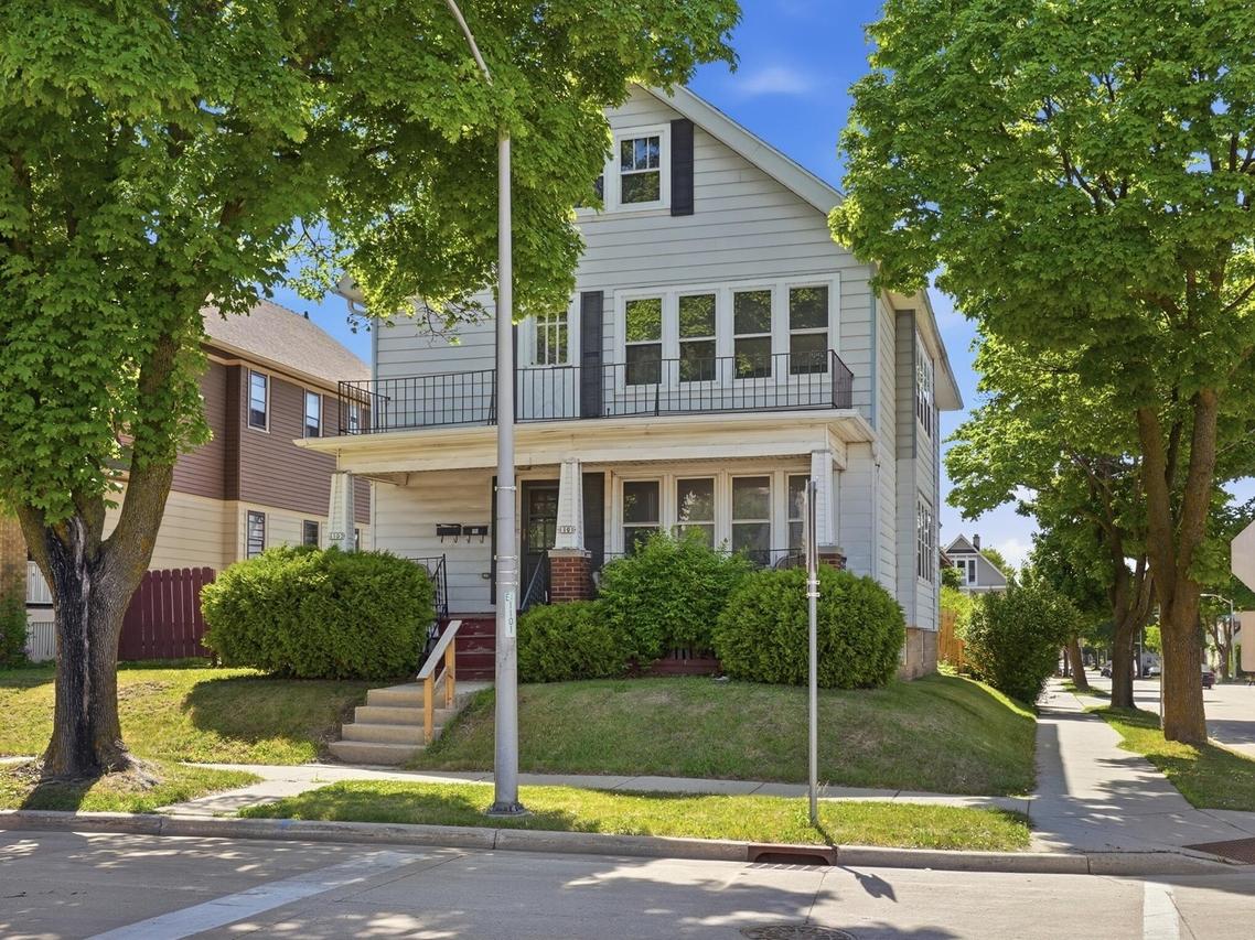 1101 S 71st St #1103, West Allis, WI 53214