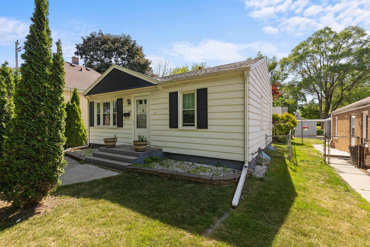 5707 N 36th St, Milwaukee, WI 53209