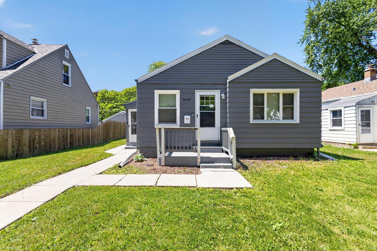 4439 N 45th St, Milwaukee, WI 53218