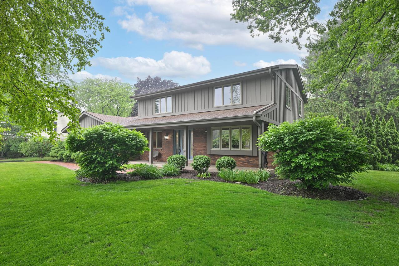 1 Cherrywood Ct, Wind Point, WI 53402