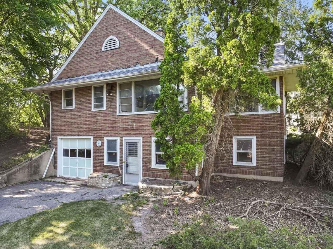 2810 Fischer Dr, Burlington, WI 53105