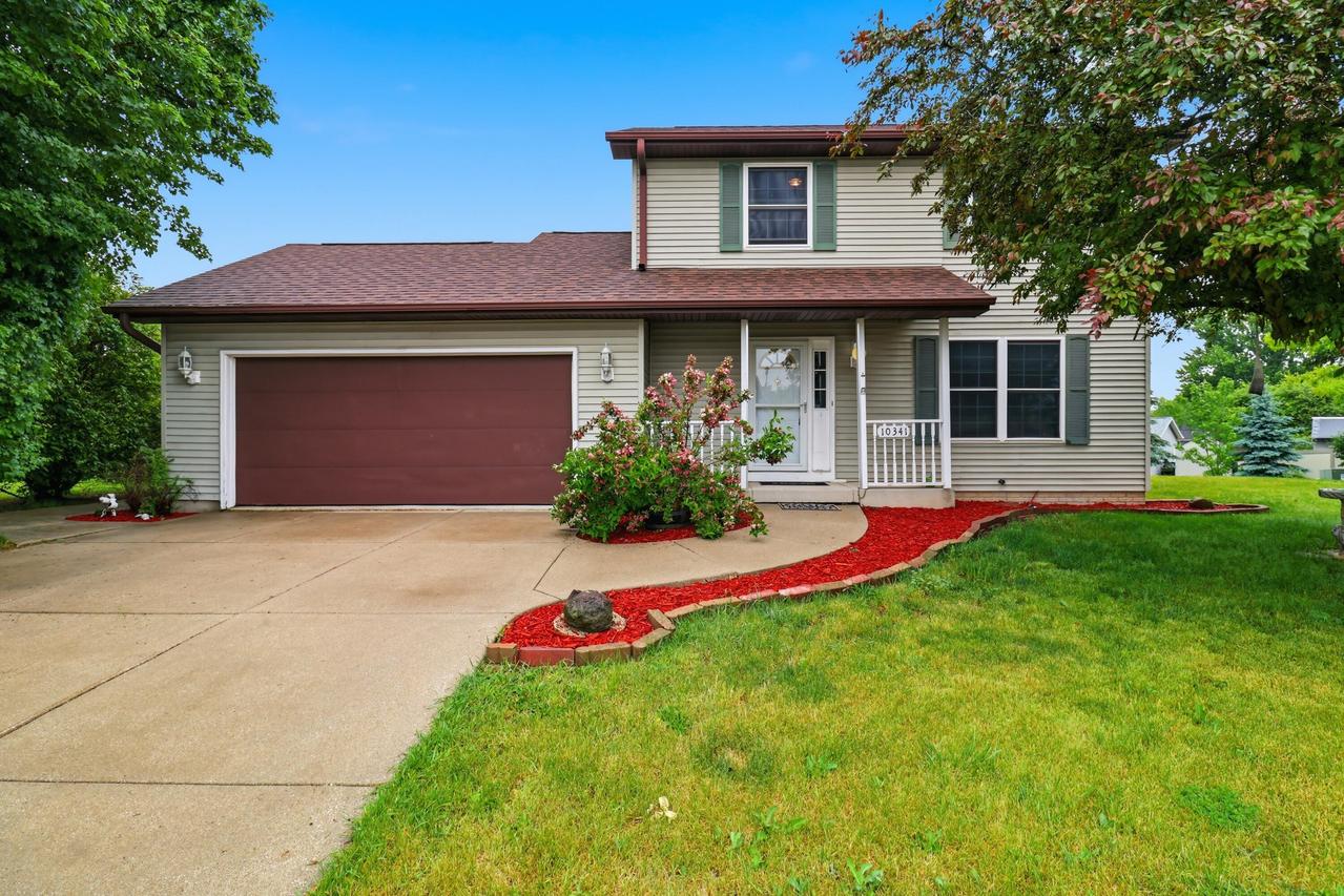 10341 S Oriole Ln, Oak Creek, WI 53154