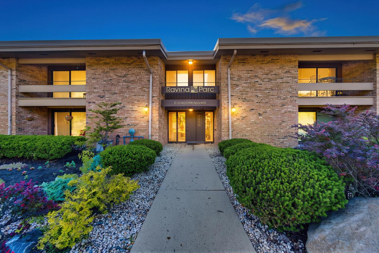 2650 S 60th St #6, Milwaukee, WI 53219