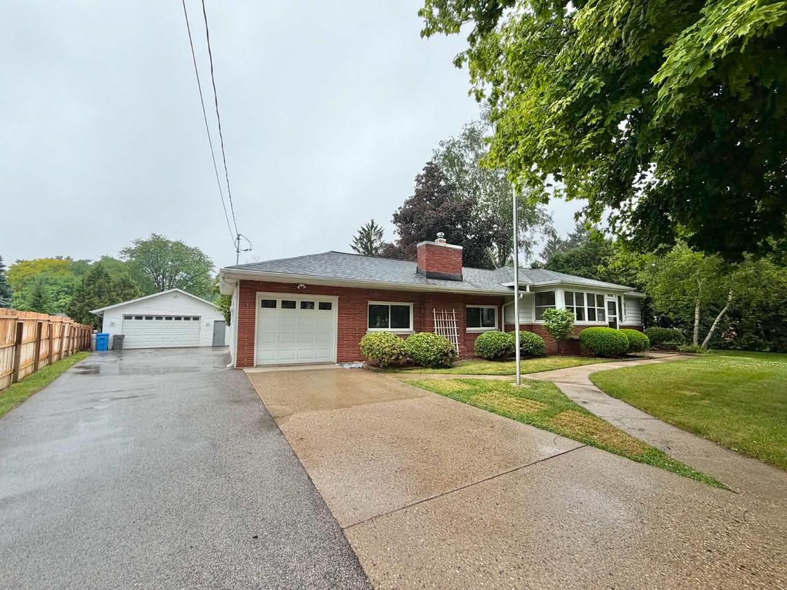318 E Water St, Watertown, WI 53094