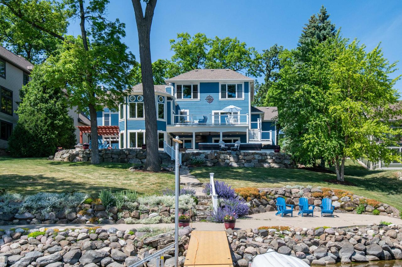 N37W26675 Kopmeier Dr, Pewaukee, WI 53072