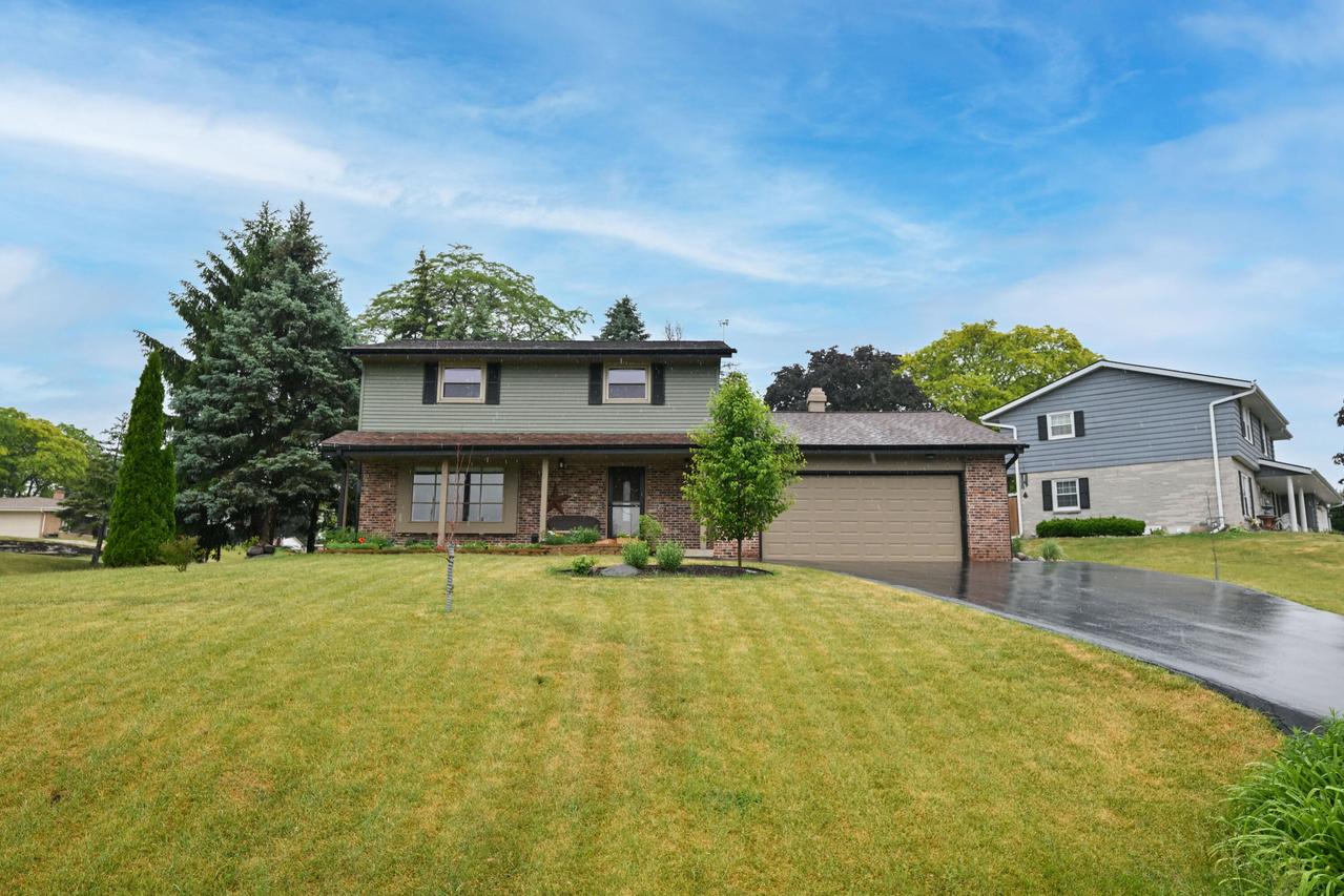 12525 W Eden Trl, New Berlin, WI 53151