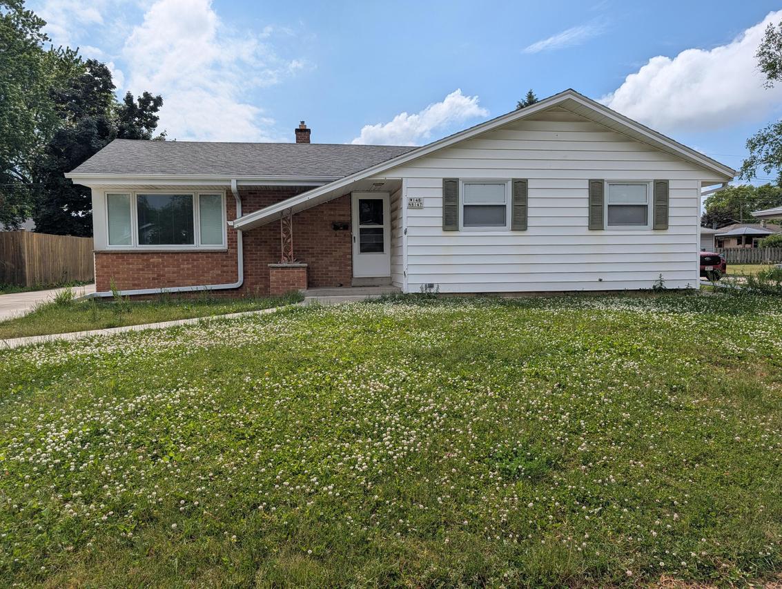 W148N8147 University Dr, Menomonee Falls, WI 53051
