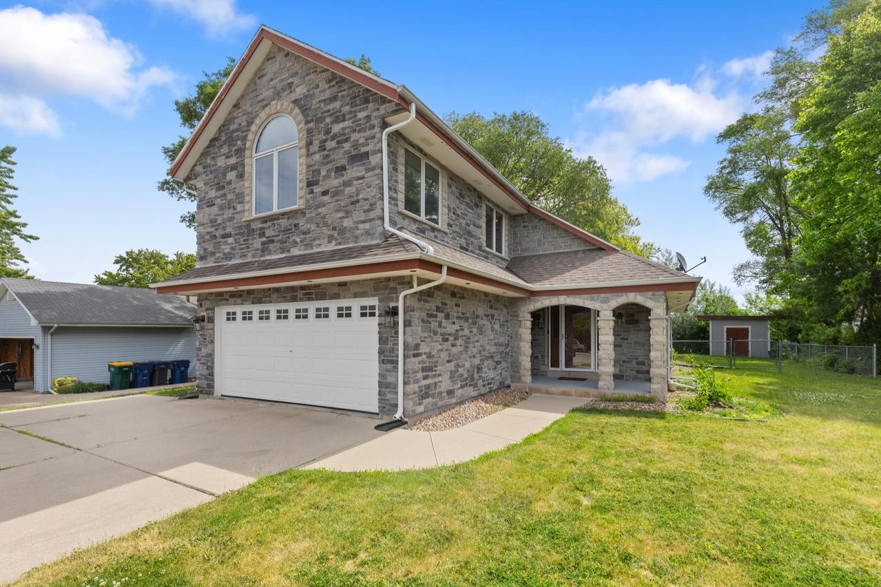 8900 S Shepard Ave, Oak Creek, WI 53154