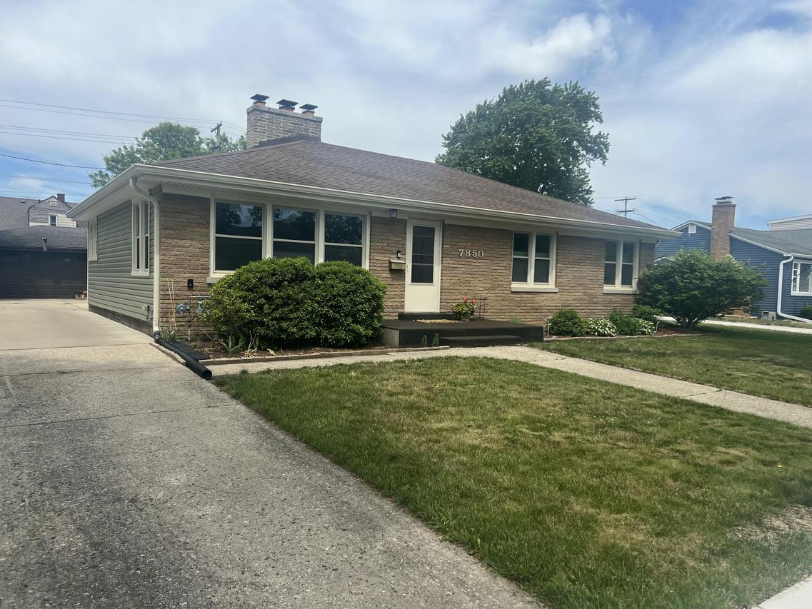 7850 21st Ave, Kenosha, WI 53143