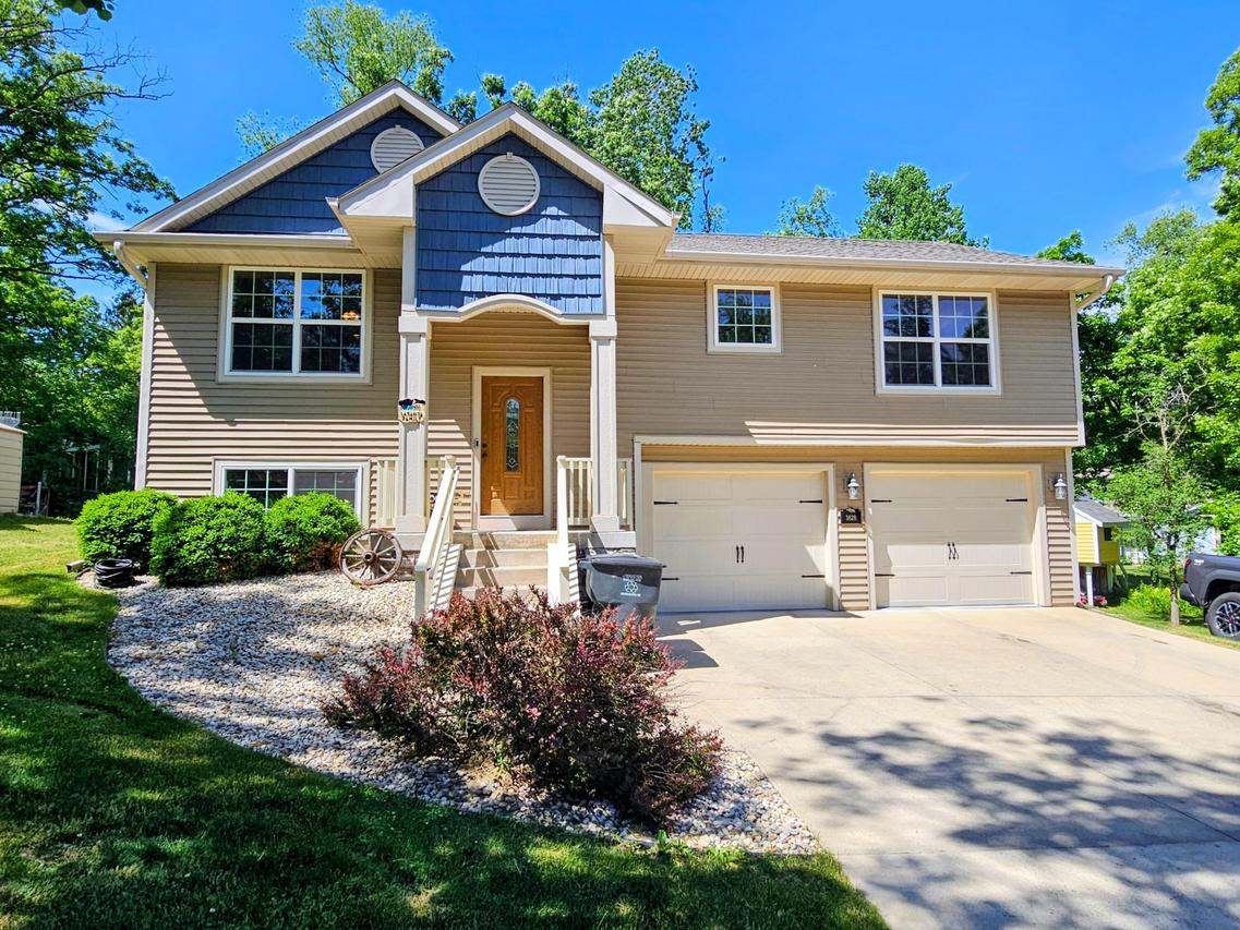 W3828 W Cypress Dr, Geneva, WI 53147
