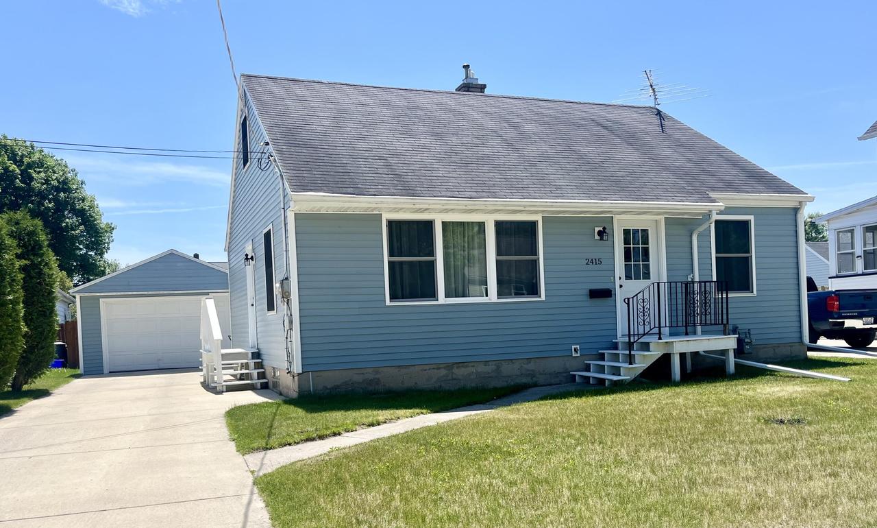 2415 16th St, Two Rivers, WI 54241