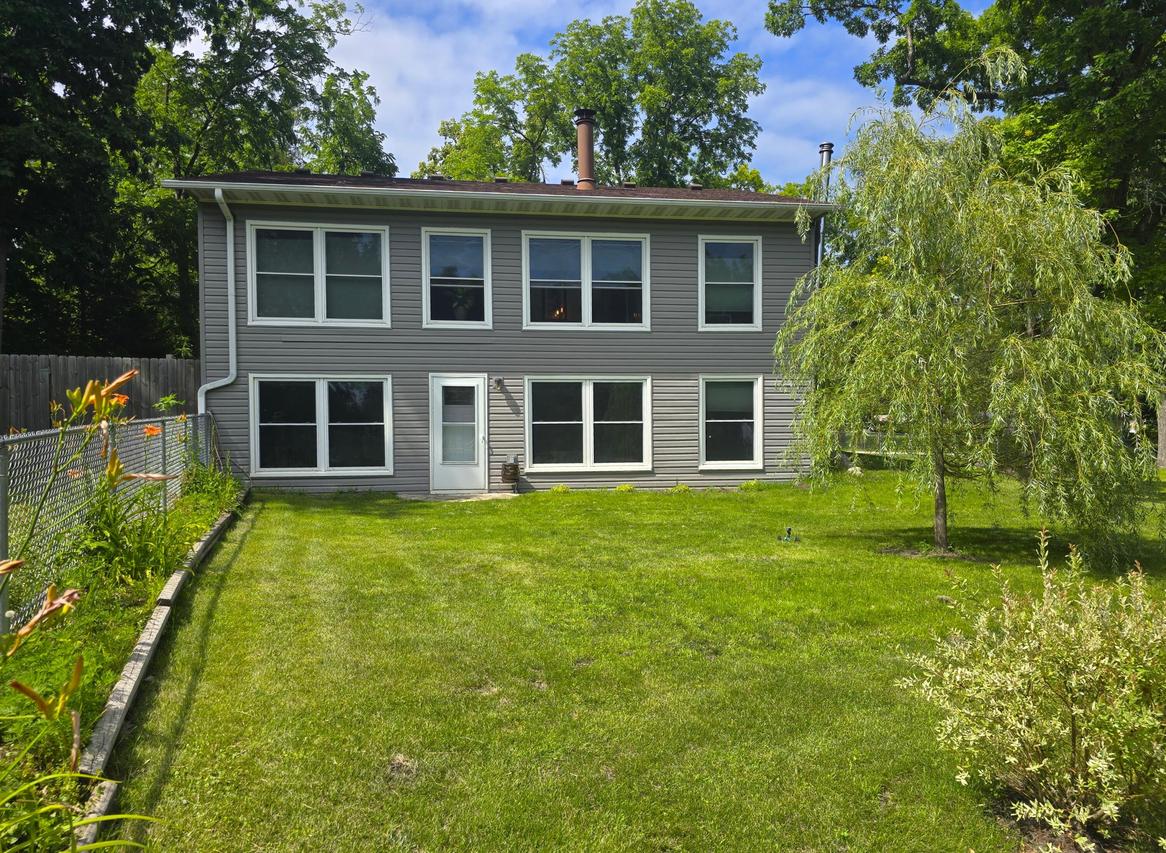 2505 E Lake Shore, Twin Lakes, WI 53181