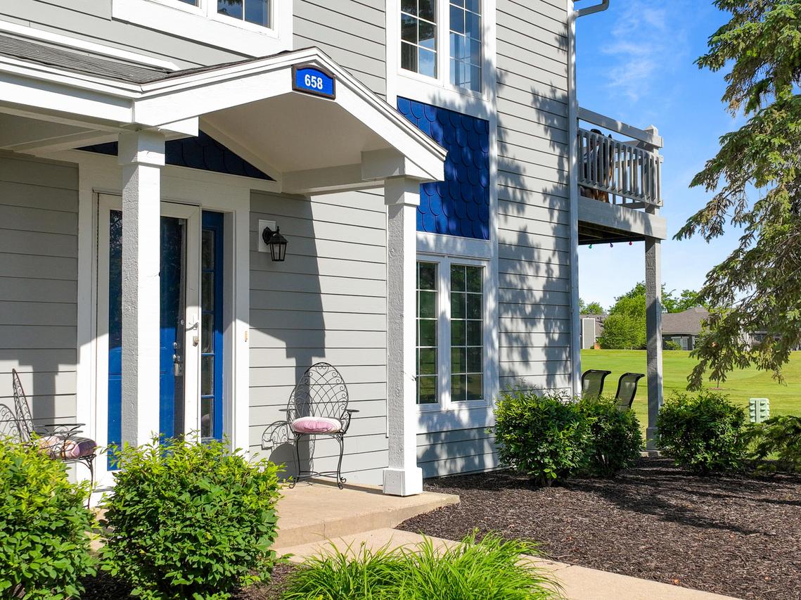 658 Geneva National Ave #6-35, Geneva, WI 53147
