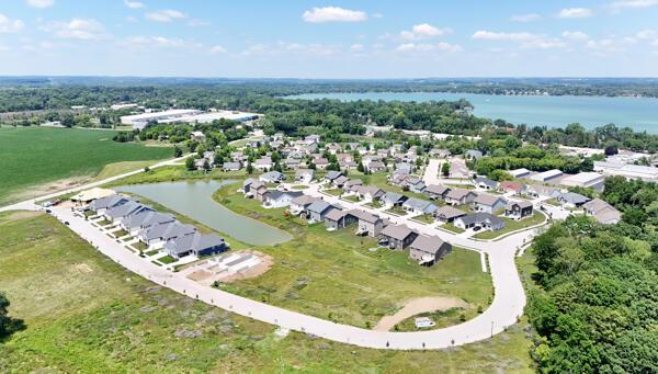 1518 Weston Ridge, Oconomowoc, WI 53066