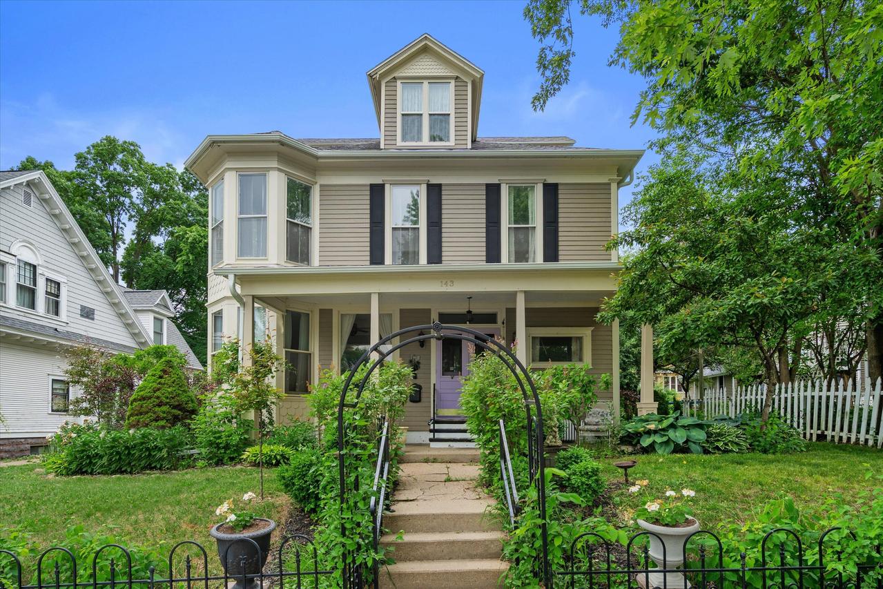 143 E Park Ave, Berlin, WI 54923