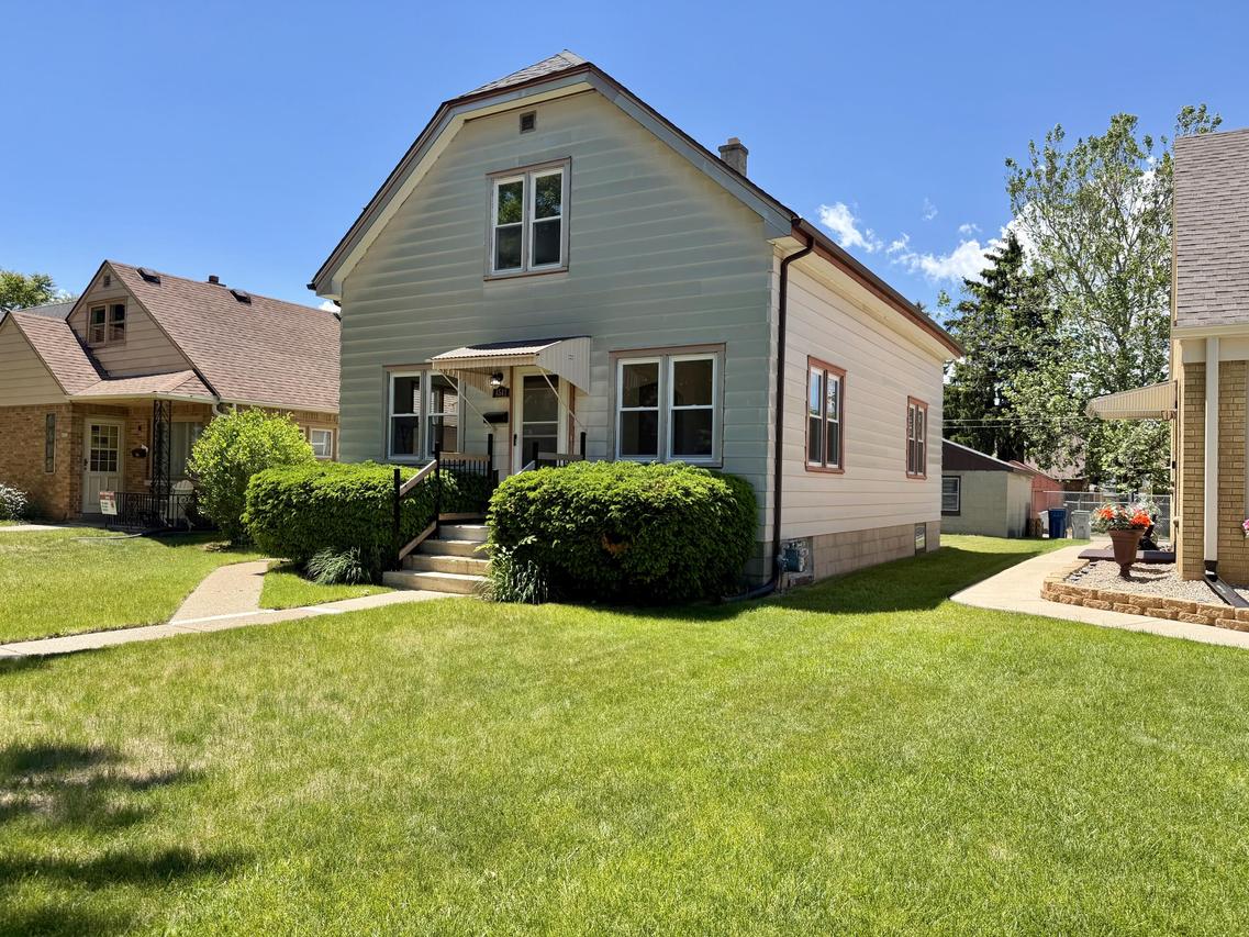 4541 N 65th St, Milwaukee, WI 53218