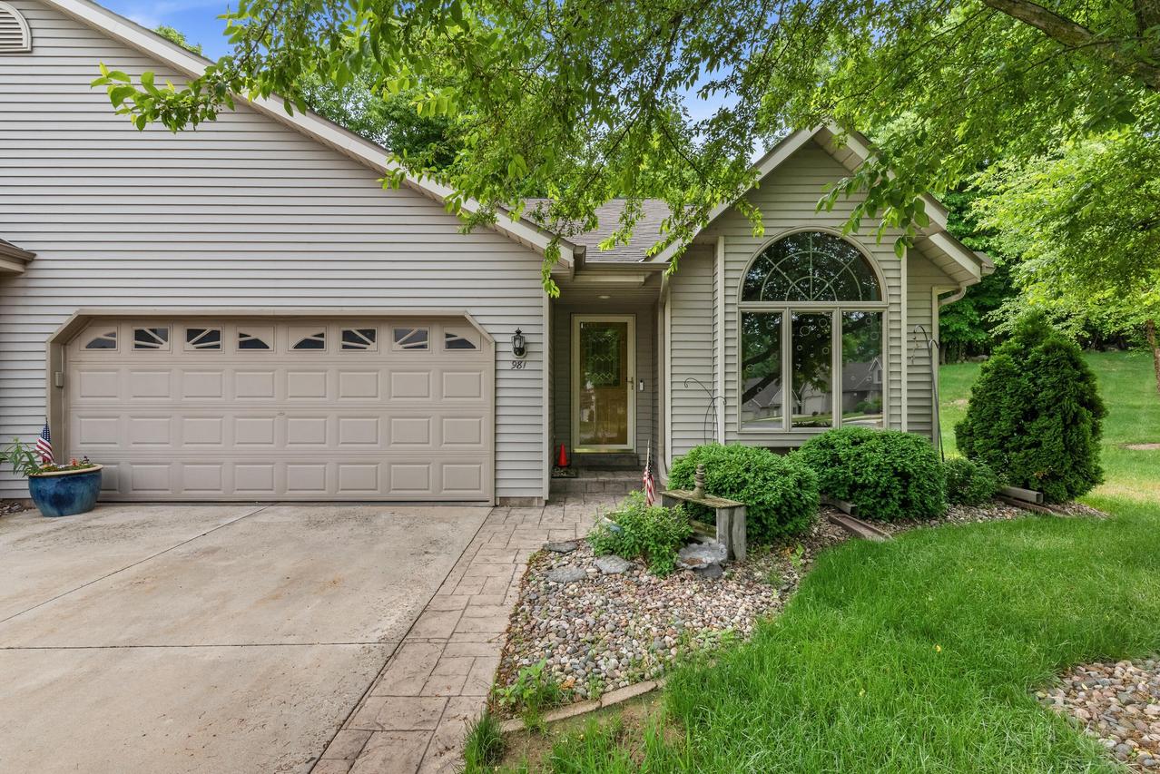 981 E Loos St, Hartford, WI 53027