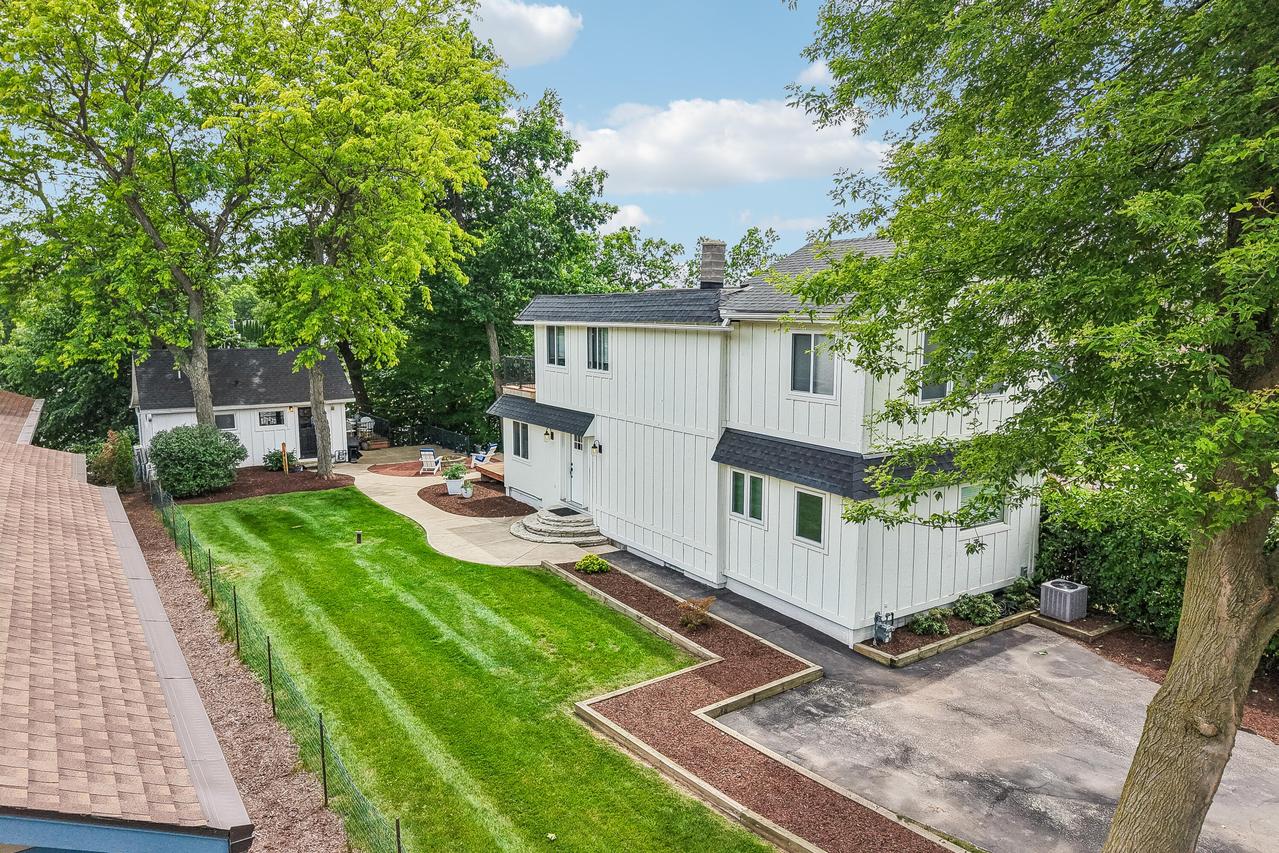 W351N5464 Lake Dr, Lac La Belle, WI 53066