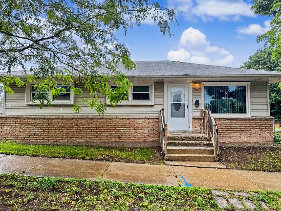 7400 W Melvina St, Milwaukee, WI 53216