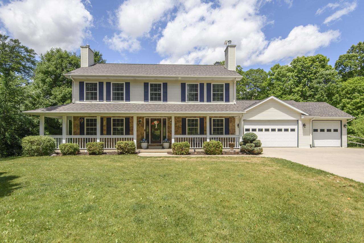 5674 Deer Wood Ln, Wayne, WI 53010