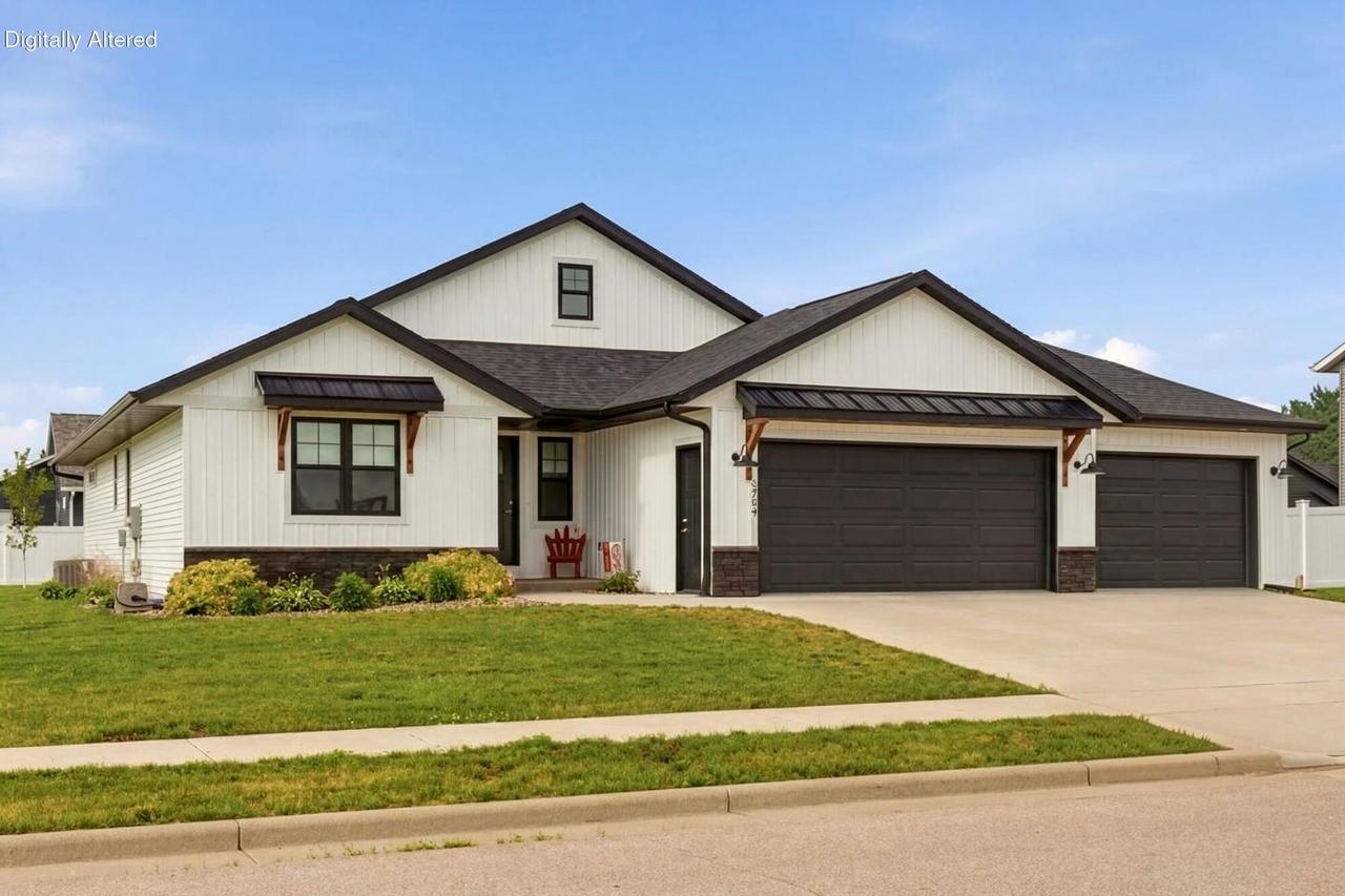 1709 Killdeer St, Holmen, WI 54636