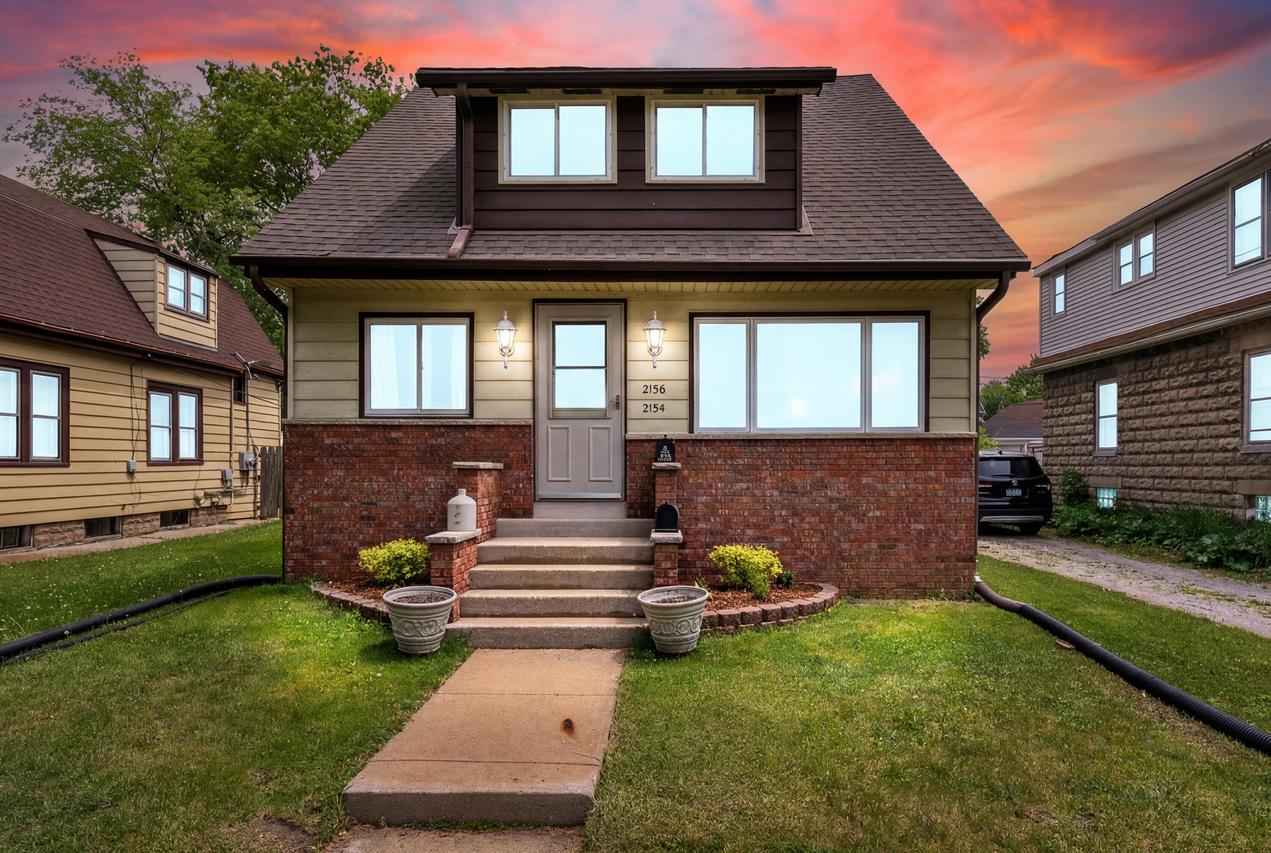 2154 S 69th St, West Allis, WI 53219